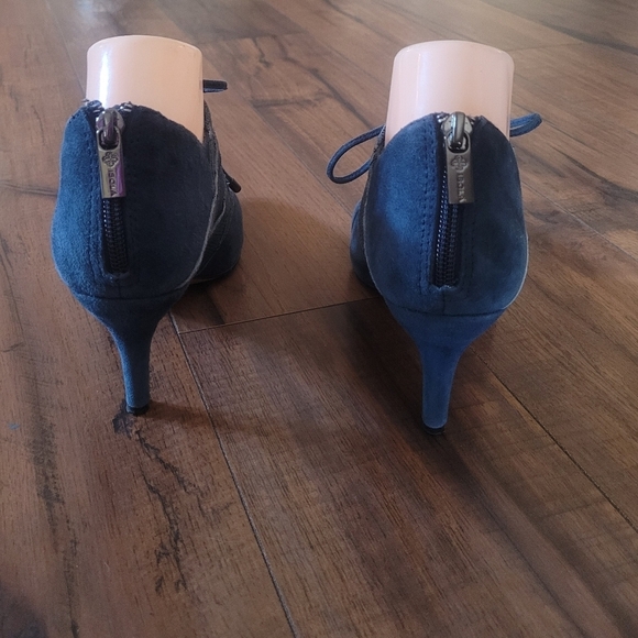 Isola Wedgewood Blue Suede Leather Snake Print Lace-Up Victorian Heel - Picture 3 of 6